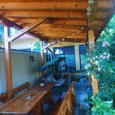 Heidi's - Summer Guest house